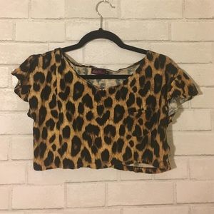 Cropped leopard shirt