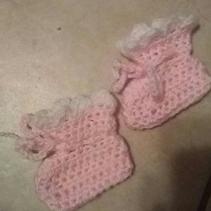 Crochet booties for baby