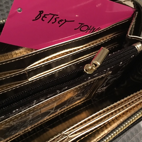 🎉HOST PICK!💕Betsey Johnson kitty 🐱 cat wallet. - Picture 3 of 4