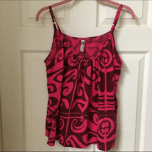 Wahinetoa Top