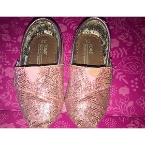 Tiny Glitter Slip-On Toddler TOMS Crochet 💖