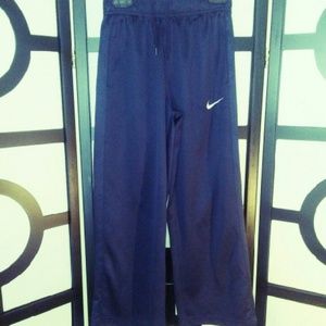 Dri Fit Nike Boys sweat pants Size M