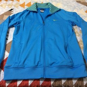 Nike DRI-fIT lightweight jacket size M.