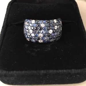 Stunning Brand New in box