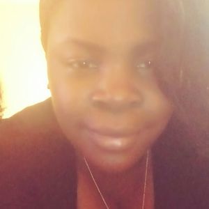 Meet your Posher, Tee