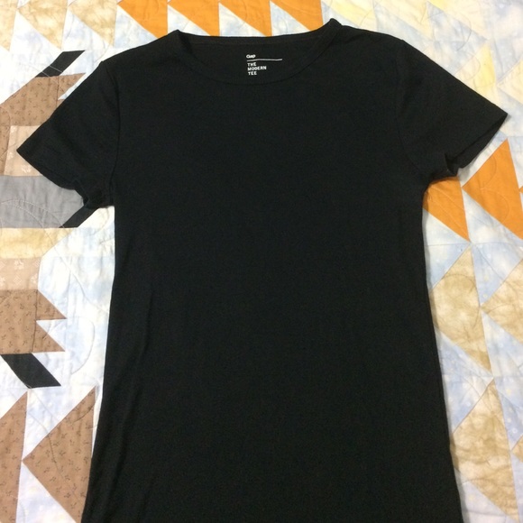 Gap modern Tee size small black.