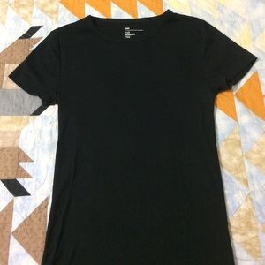 Gap modern Tee size small black.