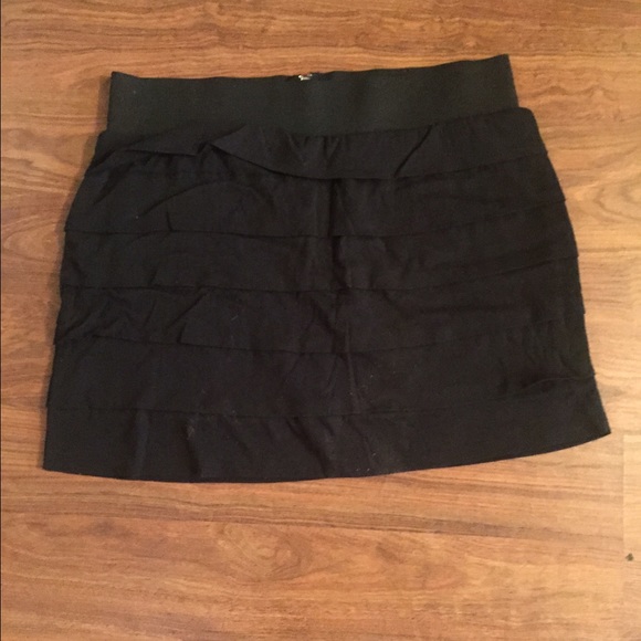 Express NEW W/OUT TAGS, NEVER WORN tiered skirt