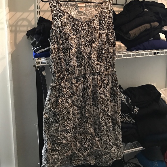 Black and white mossimo dress