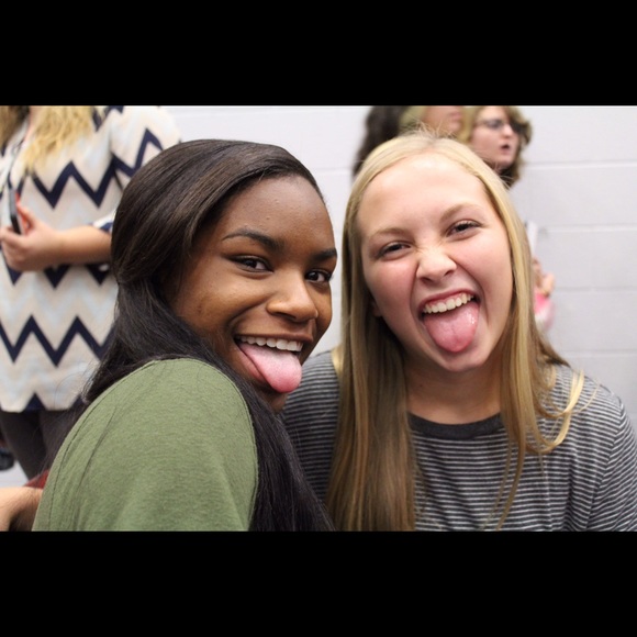 Meet your Posher, Camryn - Picture 1 of 1