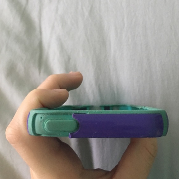 iPhone 5s speck case - Picture 2 of 4