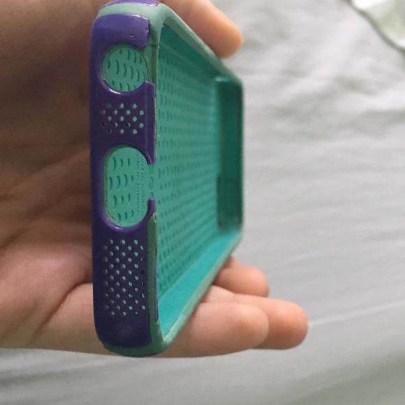 iPhone 5s speck case - Picture 3 of 4