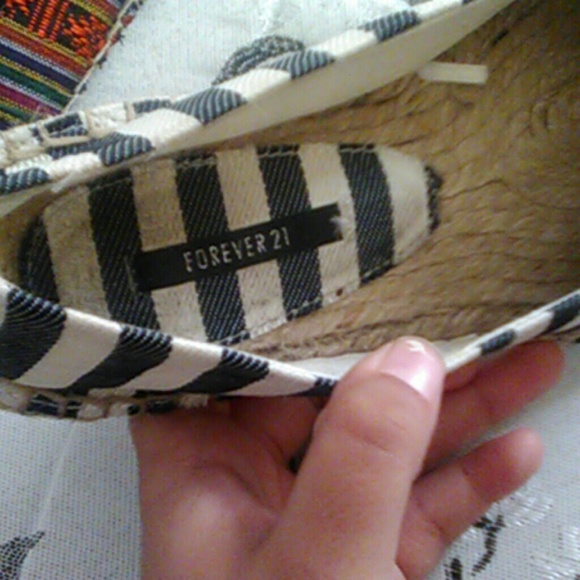 Flats - Picture 2 of 4