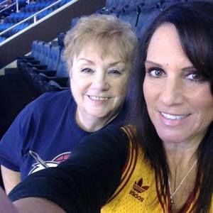 Meet your Posher, Lorrie