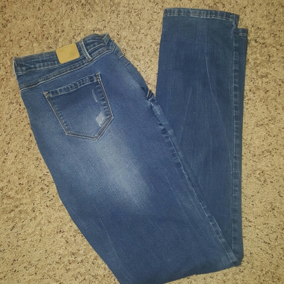 Ripped skinny jeans