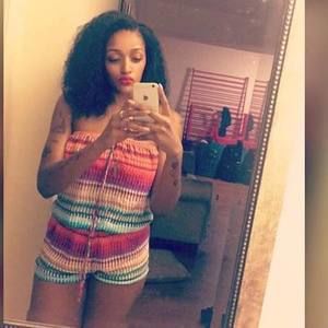 Meet your Posher, Elika