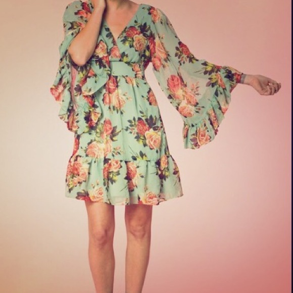 Betsey Johnson Dresses & Skirts - Betsey Johnson Bohemian Bell Sleeve Dress