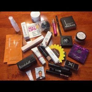 Lot of 24 brand new makeup and beauty items