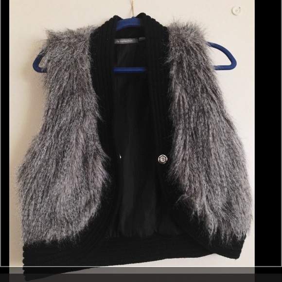 Sweater Vest.Stylist - Picture 2 of 3