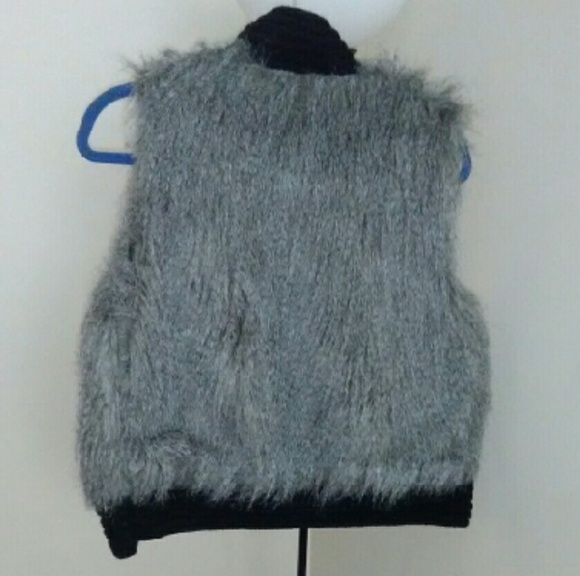 Sweater Vest.Stylist - Picture 3 of 3