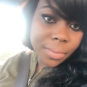 Meet your Posher, Tenisha