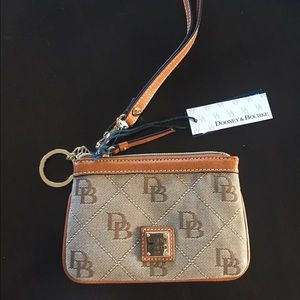 🎁Dooney&Bourke wristlets🎁