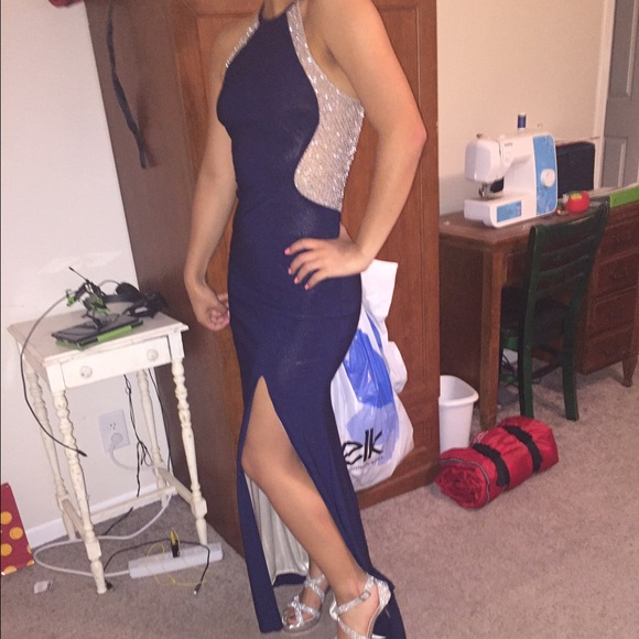 Prom Dress for sale! - Picture 3 of 4