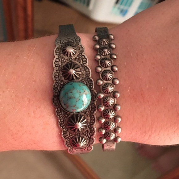 Free people pack of 2 adjustable bracelets