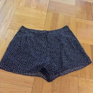 Polkadot hotshorts.