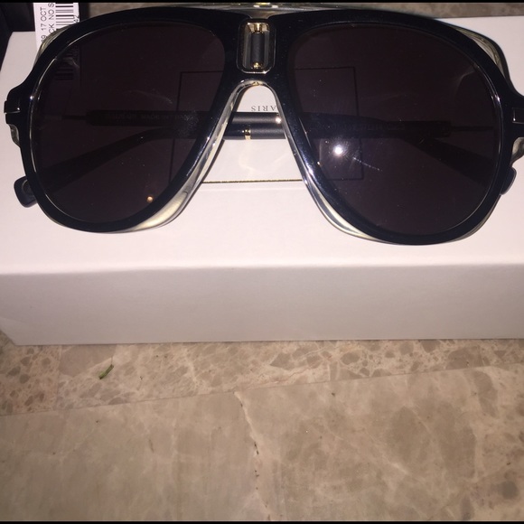 Balmain black and gold frame