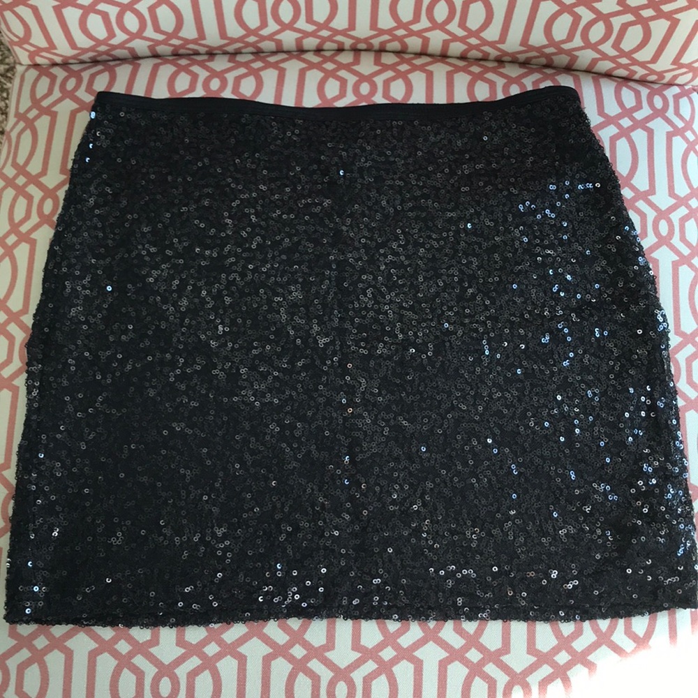 EXPRESS Holiday Dazzling Elegant Black Sequined Mini Skirt