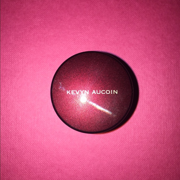 Kevin Aucoin skin enhancer SX09
