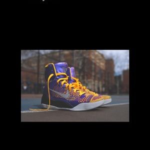 Kobe 9 elite showtime lakers (great condition)