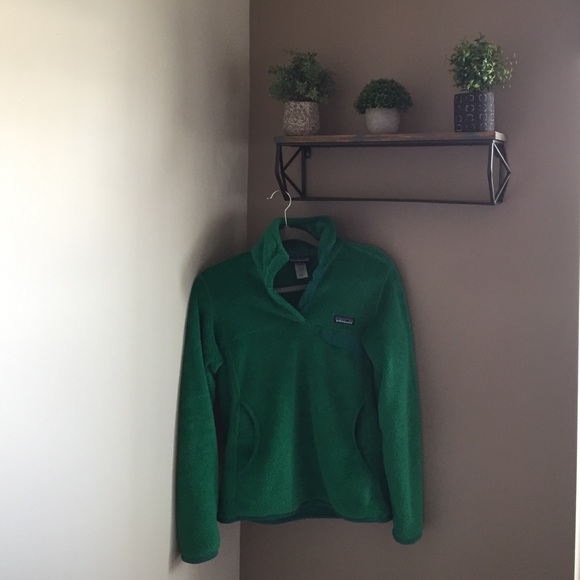 Women's Green Patagonia • Small