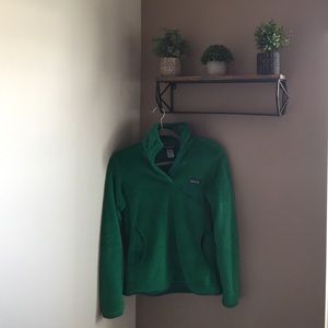 Women's Green Patagonia • Small