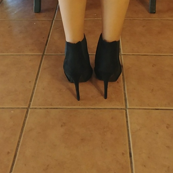 LAst Pair7 SALE PRICE FIRM🚨Ankle boot Black SUEDE - Picture 5 of 7