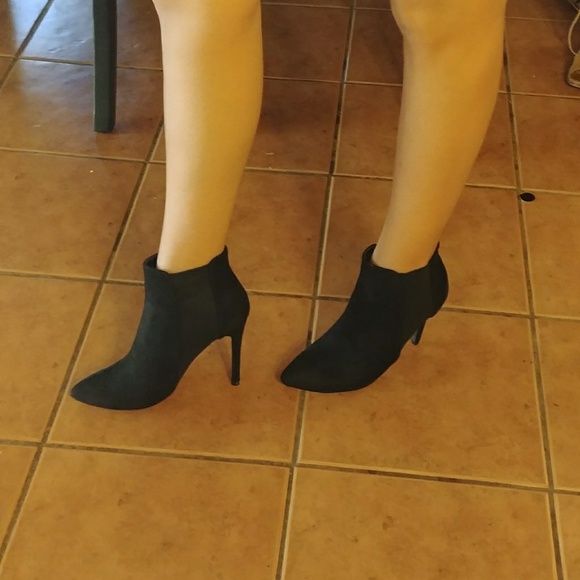 LAst Pair7 SALE PRICE FIRM🚨Ankle boot Black SUEDE - Picture 7 of 7