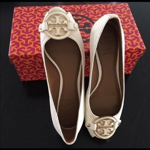 Amanda open toe mid wedge Tory Burch