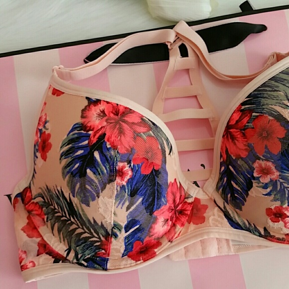 Beautiful Pink Vs Lightly lined Bra Size 36C Nwt - Picture 3 of 4