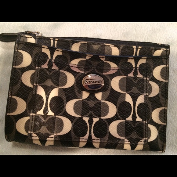 Coach Wallet, never used, but no tags.