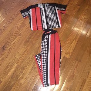 2 piece set crop top and leggings.