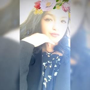 Meet your Posher, Yajaira