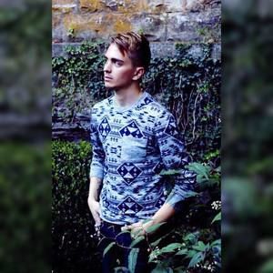 Meet your Posher, Devin