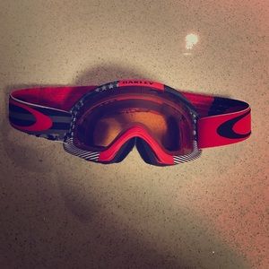 Ski goggles eyewear