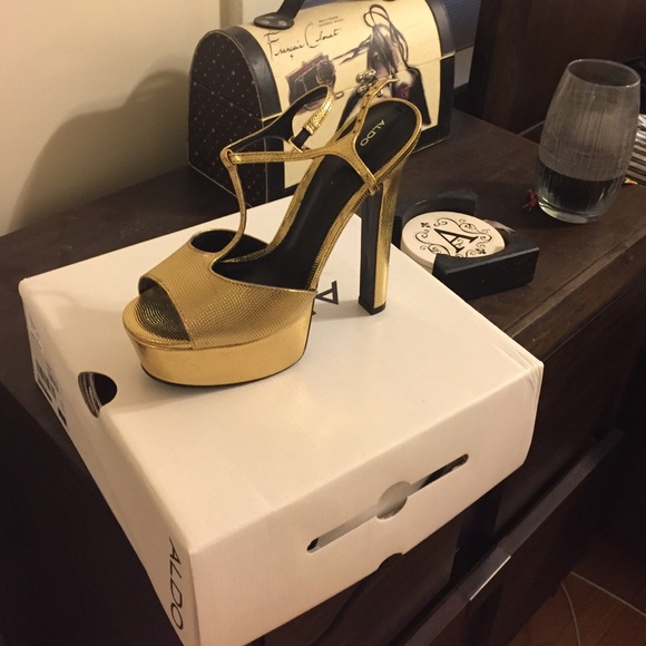 Gold aldo platform heel