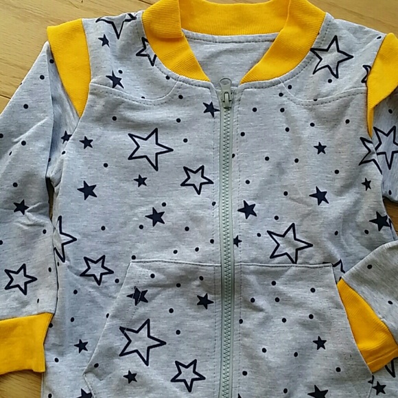 SALE***Yellow & Gray Stars Jacket. Kids   :) - Picture 2 of 2