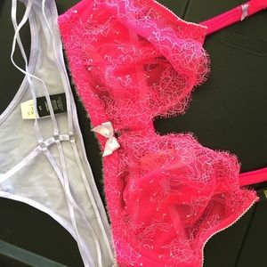 New Victoria's Secret bra panty set 32DD/S 34B/L