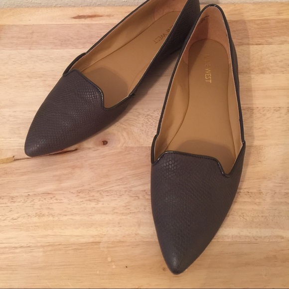Nine West pointy toe flat