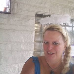 Meet your Posher, Helen