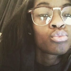 Meet your Posher, Damara